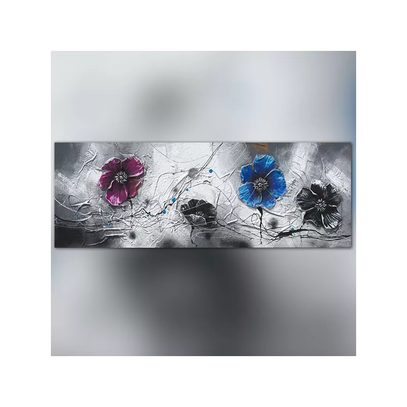 Panoramisch schilderij van bloemen op een zwarte achtergrond