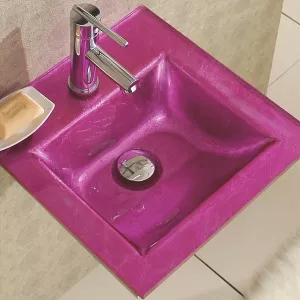 Roze glazen wastafel en Bubble badkamerset
